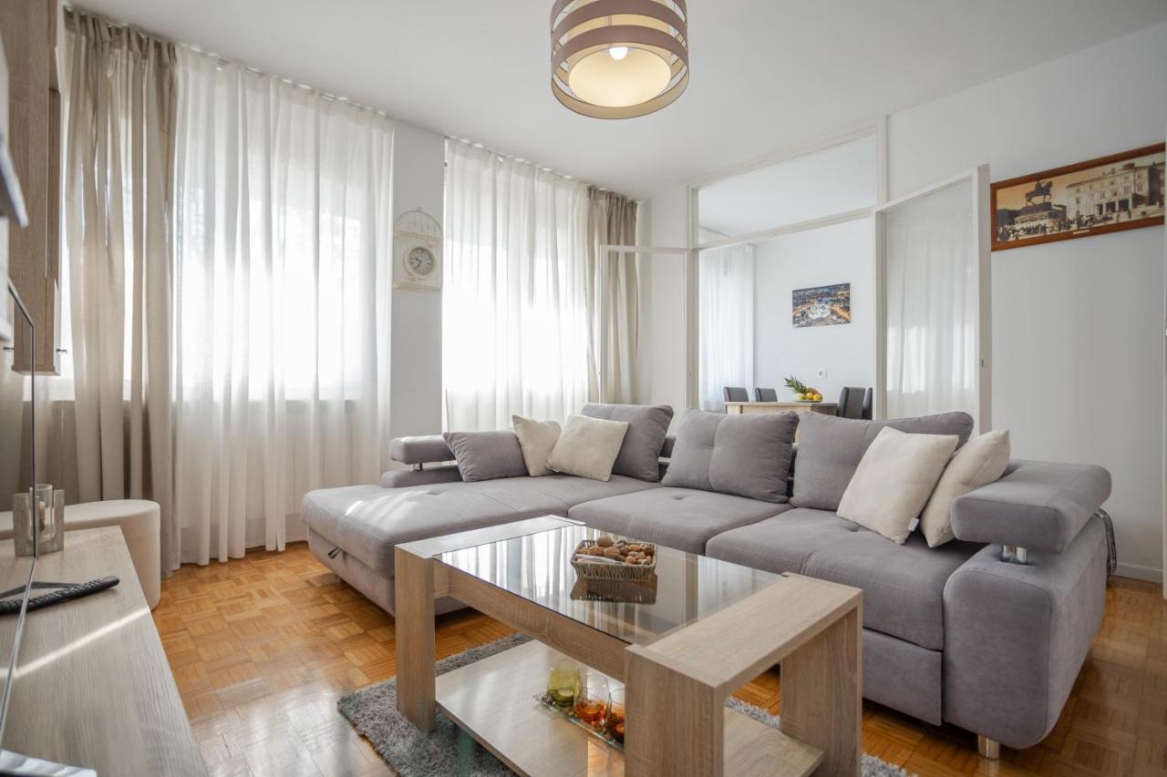Apartment Sara เบลเกรด ภายนอก รูปภาพ